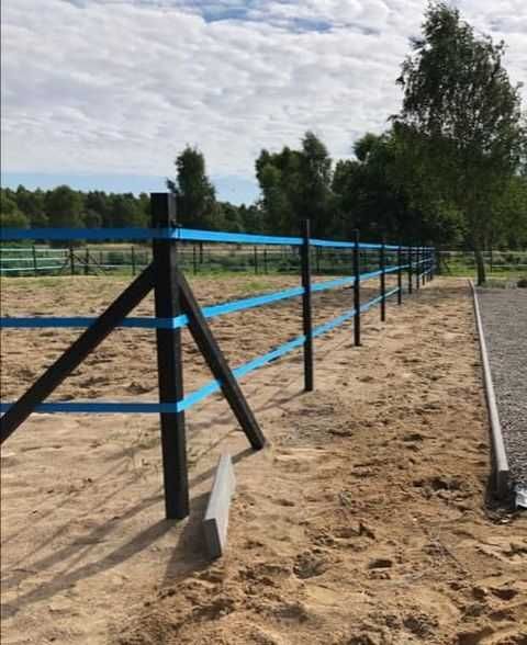 ogrodzenie padok konie wybieg parkur plac treningowy słupy czworobok