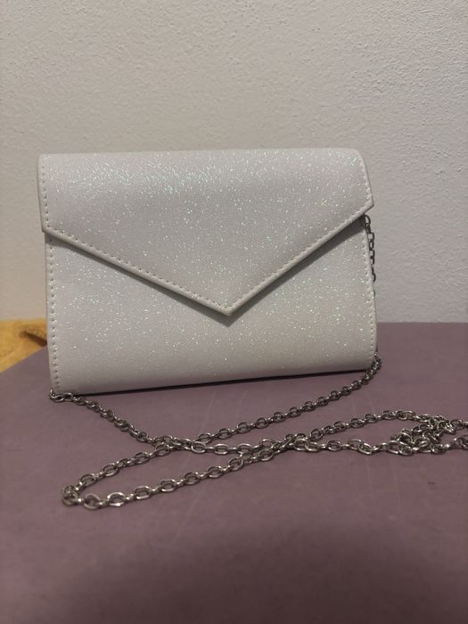 Mala Cerimonia tira colo