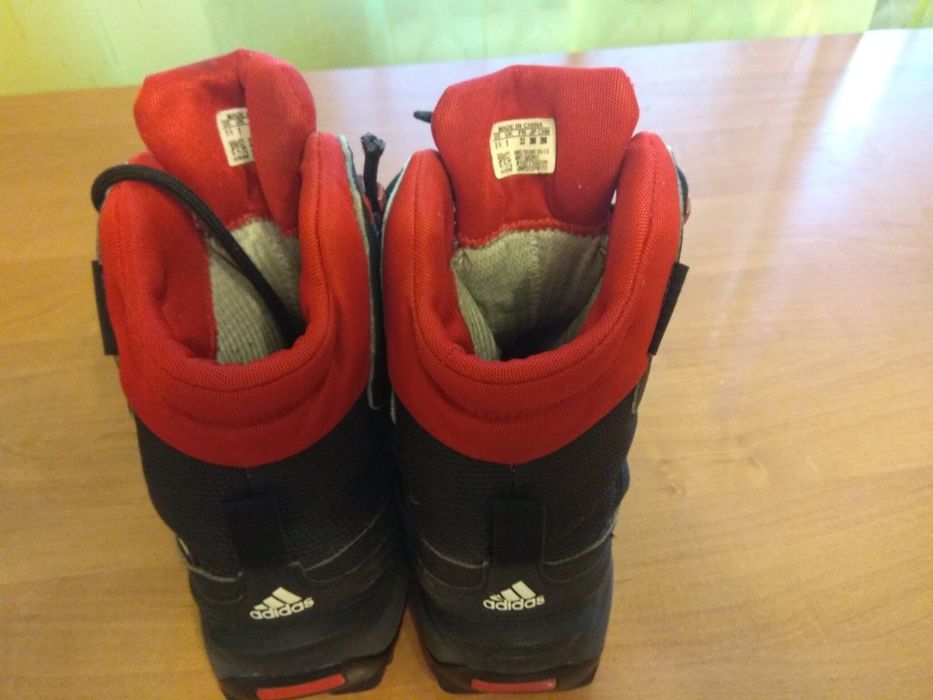 Продаж фірмового термовзуття "Аdidas"