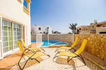 Casa 2 quartos e piscina