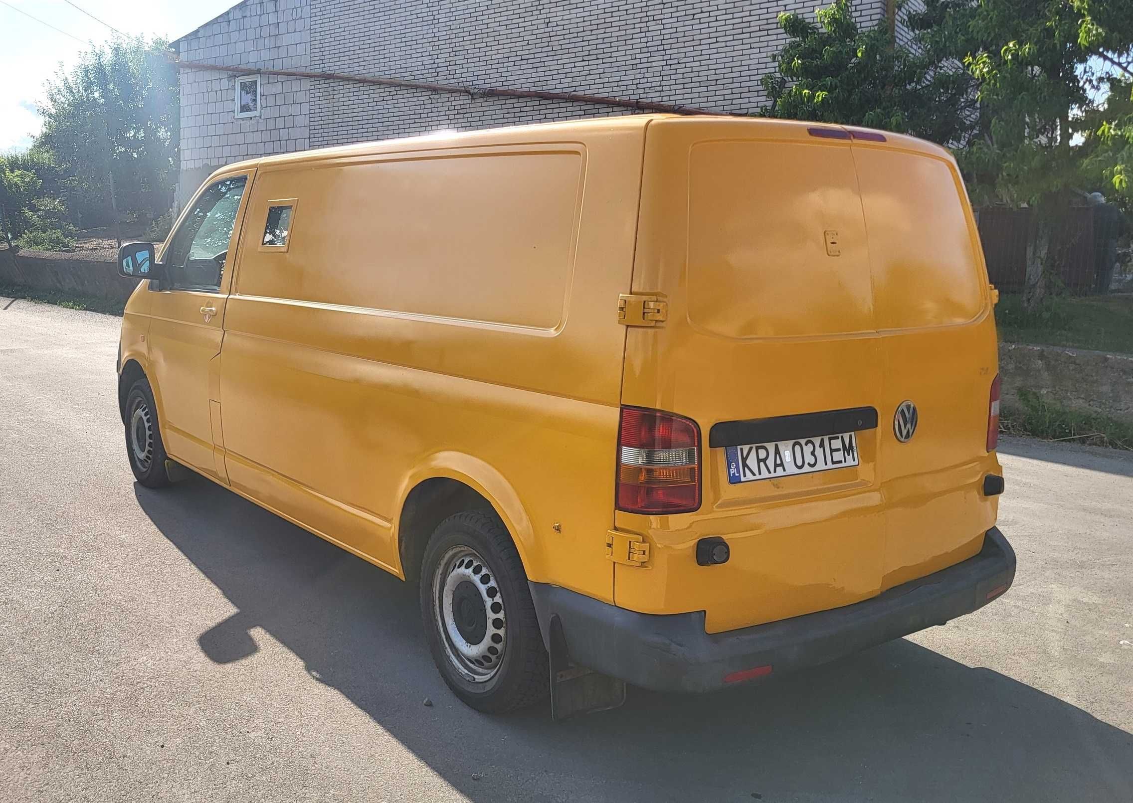 Volkswagen Transporter T5 LONG 1,9 TDI 5 osób 2006 klima salon Polska