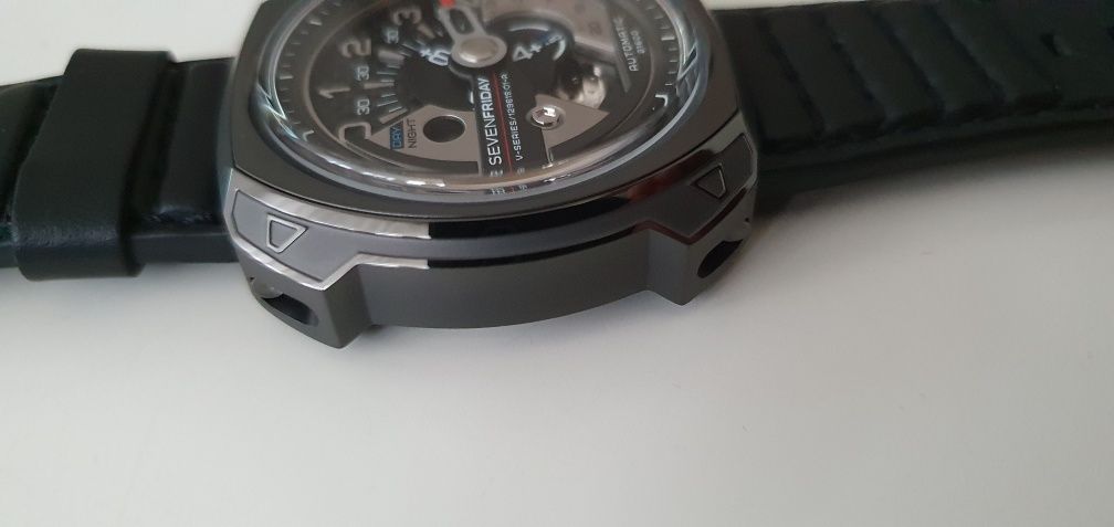 Zegarek Sevenfriday model  SF-V3-01 -nowy!