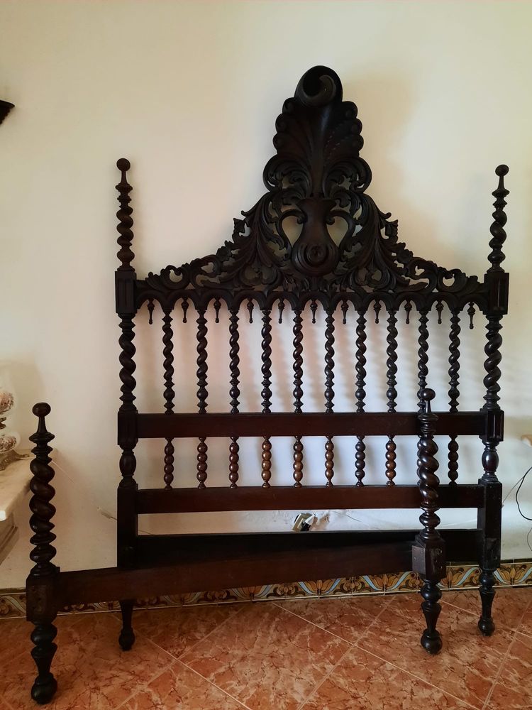 Cama de casal impecável