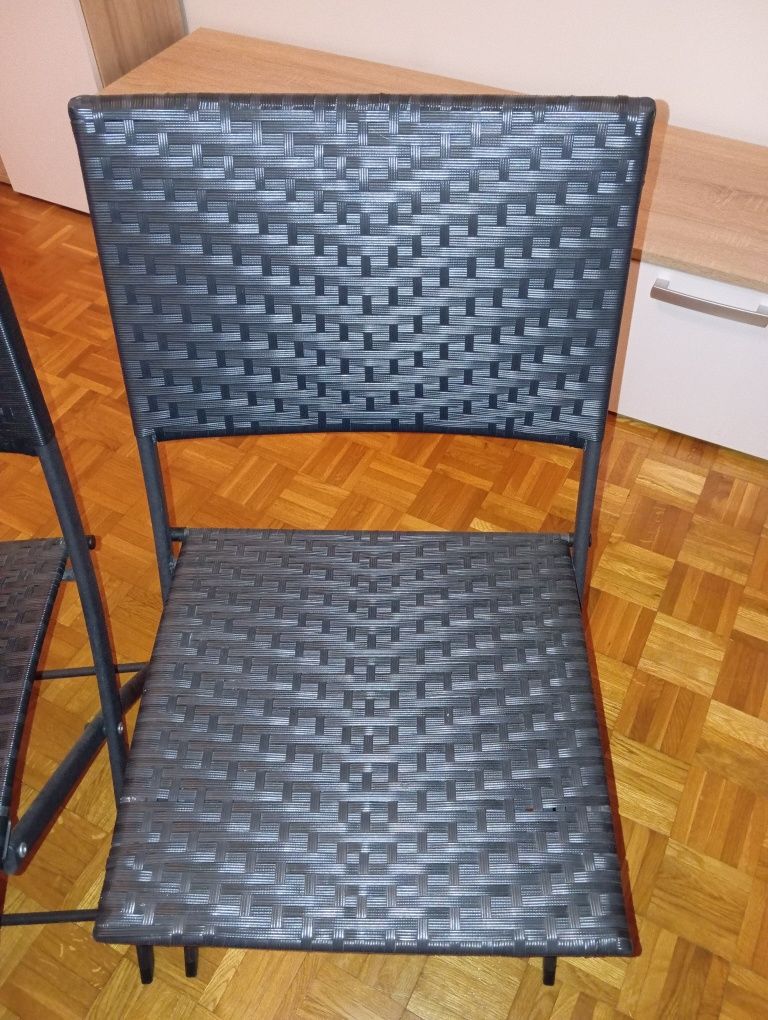 Stolik o krzesełka balkonowe ogrodowe