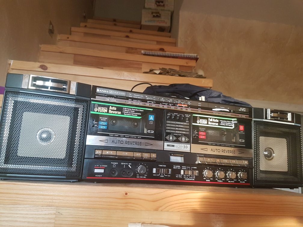 Radiomagnetofon JVC boombox z czasów PRL