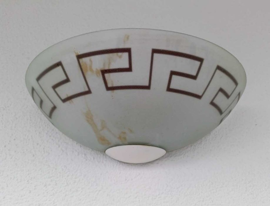 Candeeiro de parede interior em vidro opalino semicircular