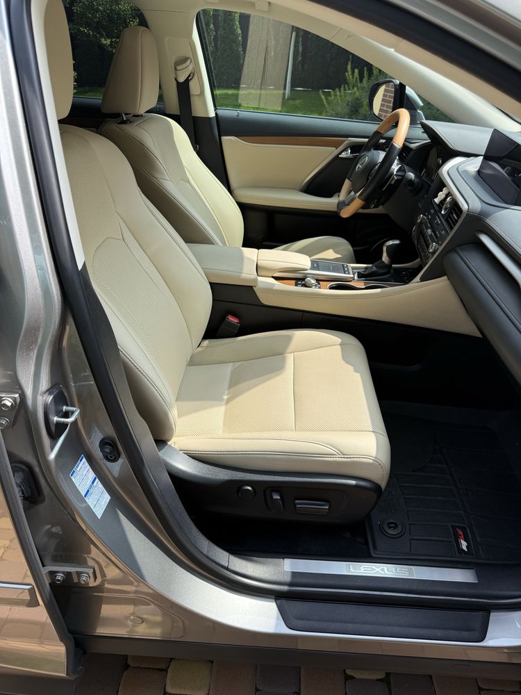 Продаю Lexus RX 450h 2021р