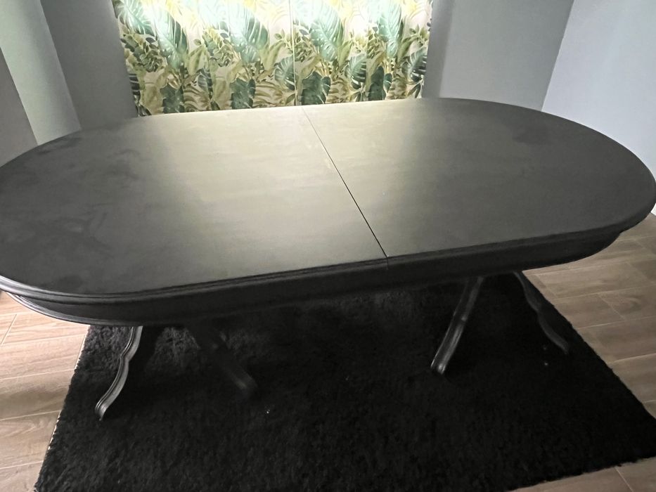 Mesa de sala de madeira