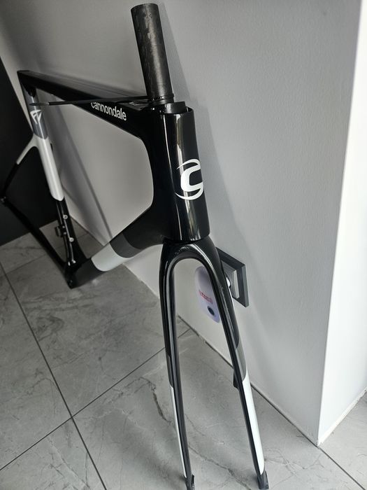 Rama Cannondale SuperSIXevo roz.52cm carbon