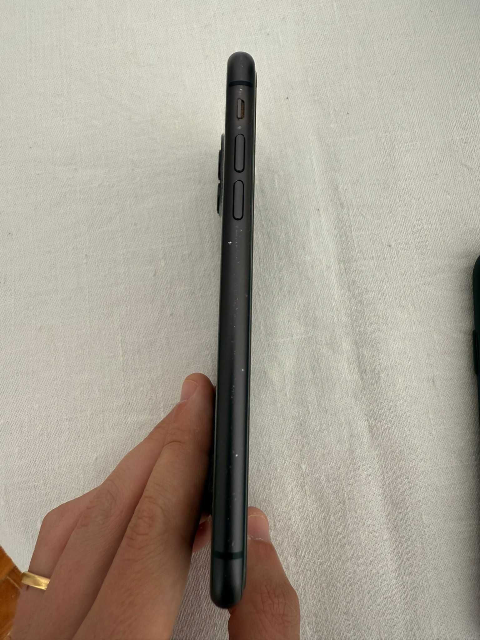 iPhone 11 128GB Preto