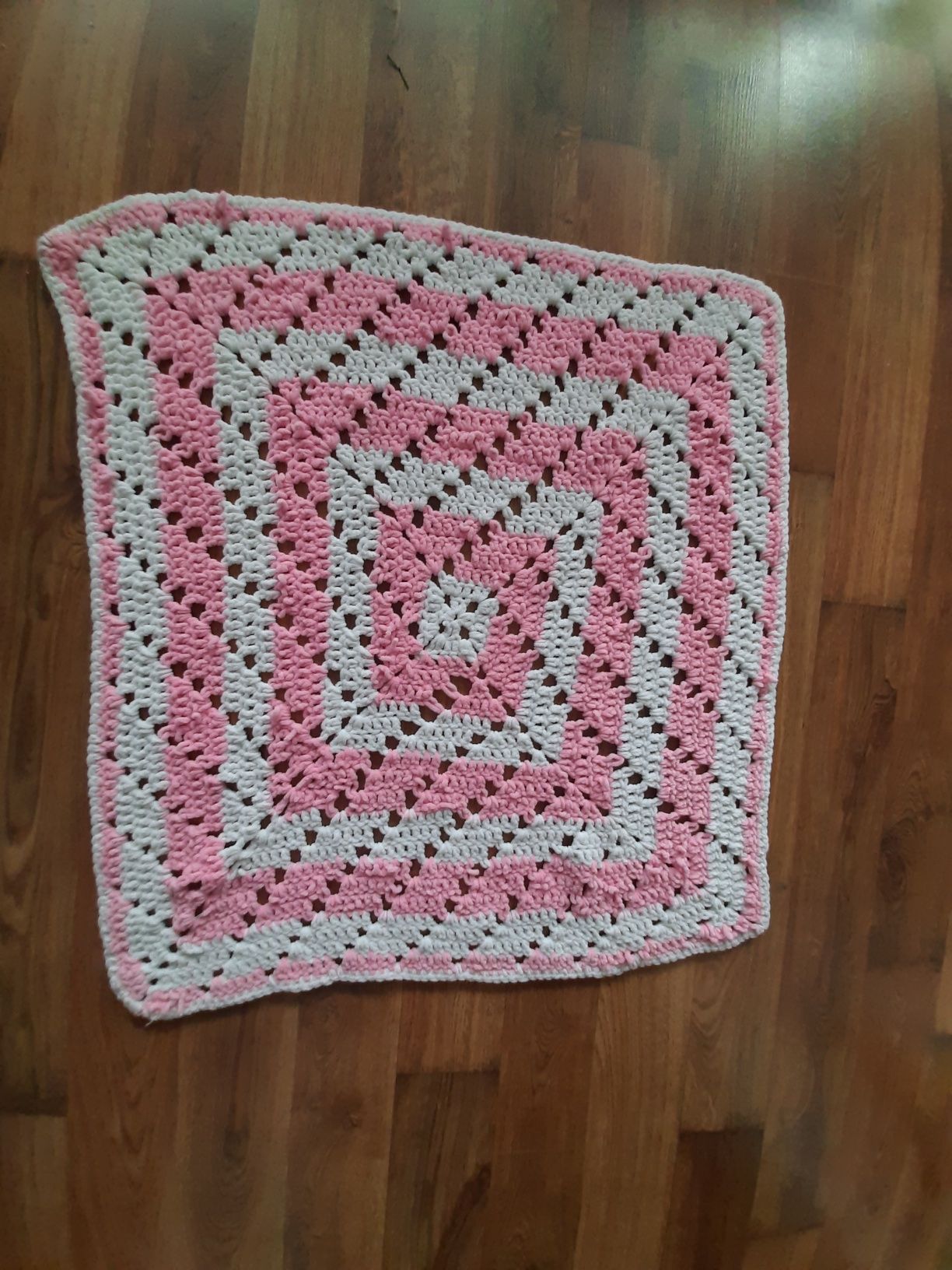 Kocyk niemowlęcy szydełkowy 60x60 na szydełku dla dziewczynki handmade