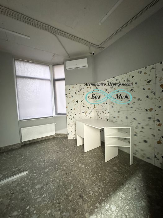 Оренда фасадного приміщення 53 м2 Боголюбова 44