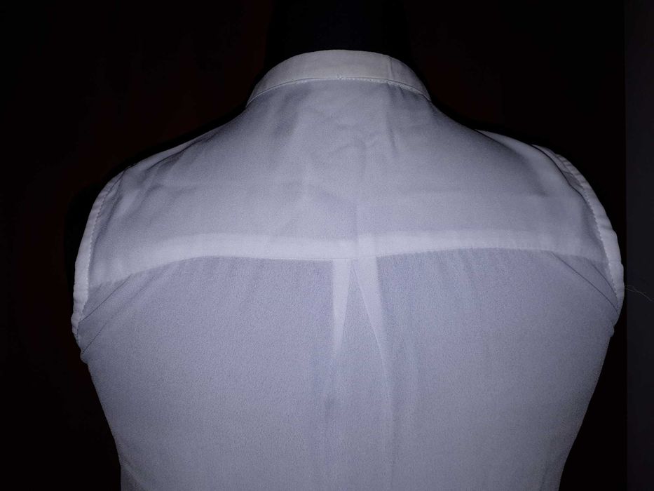 Cienka bluzka bez rękawów