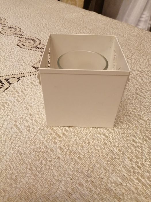 Świecznik biały, metalowy