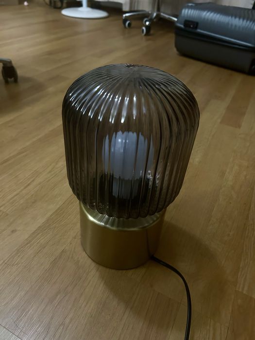 IKEA SOLKLINT Lampa stołowa mosiądz