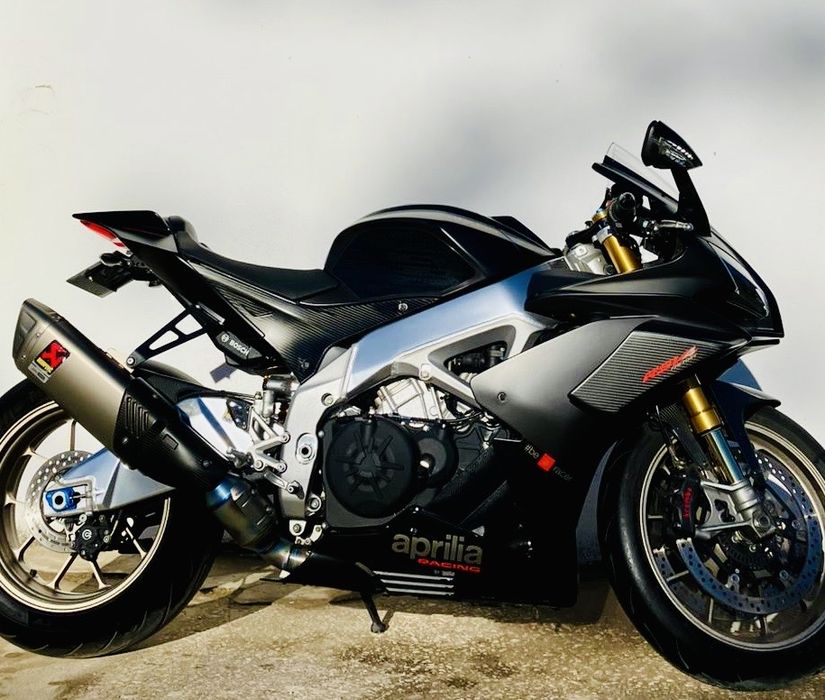 Aprilia RSV4 1100 Factory - 217 cv!