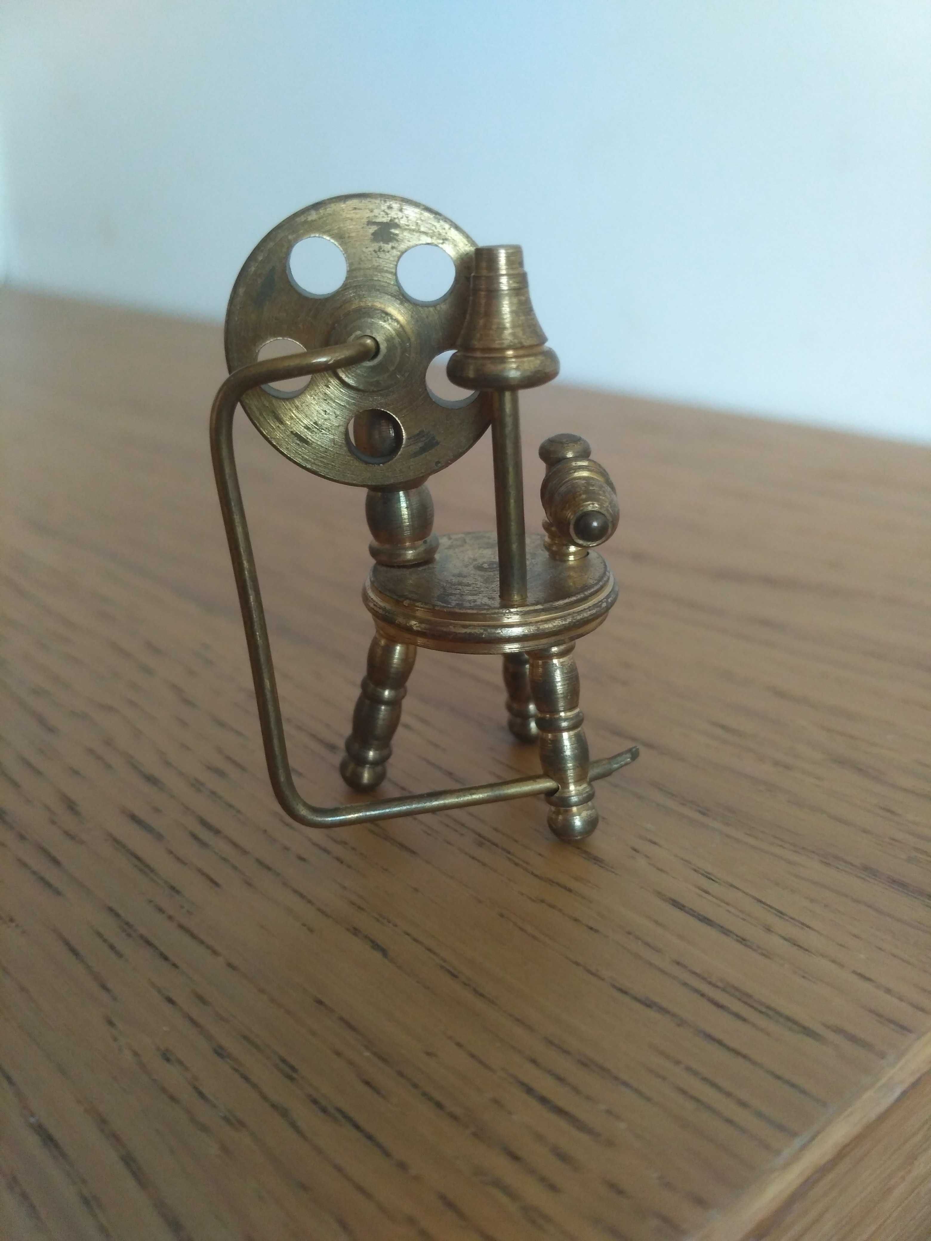 miniaturowy mosiężny kołowrotek Domek dla lalek