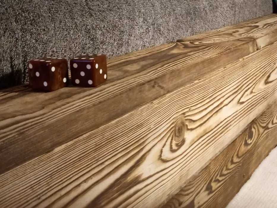 Łóżko ze starych desek rustykalne