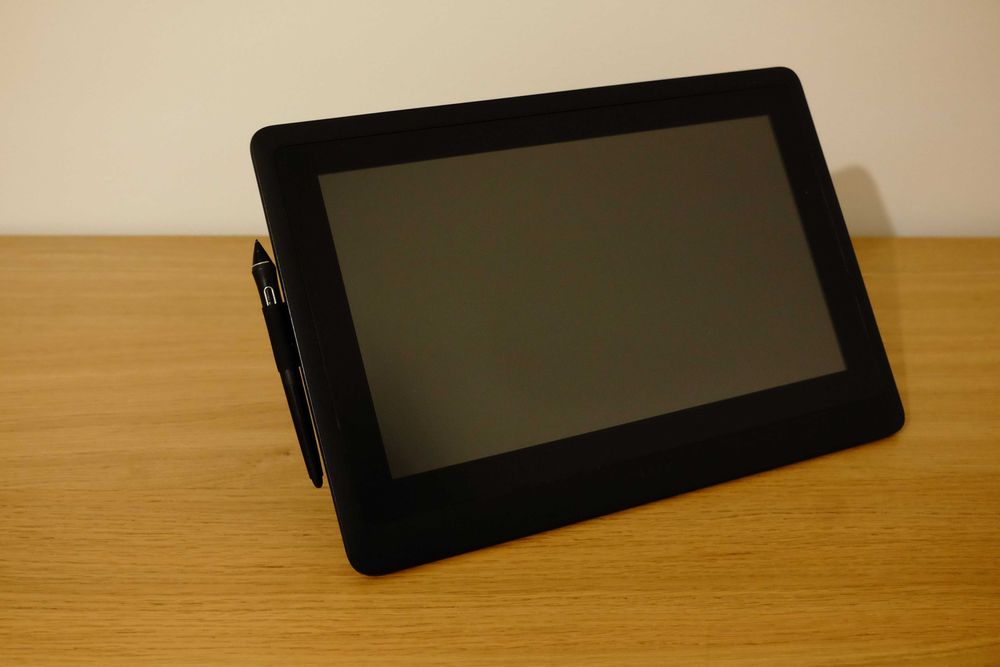 Tablet Wacom Cintiq 16 com Stand, Muito Bom Estado