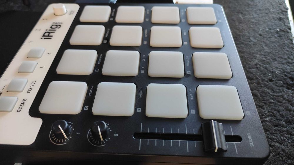 iRig PADS драм-педи, midi, міді контролер