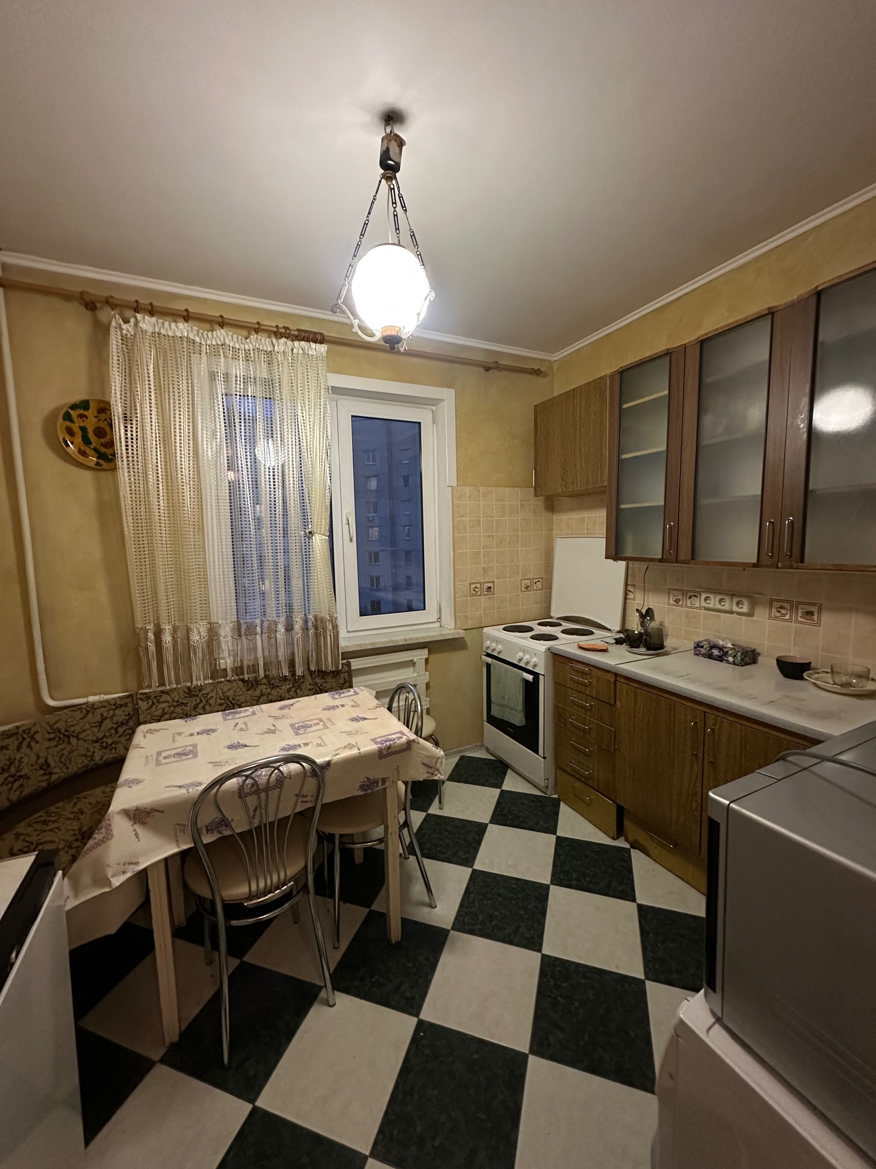 Оренда 3-кімнатної квартири по вул.Симона Петлюри, 25Б