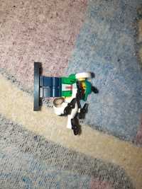 Ludzik Lego Figurka Seria 20 Chłopak z Dronem Dron 71027