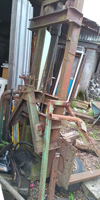 Вилочний навантажувач , погрузчик вилочный на трактор