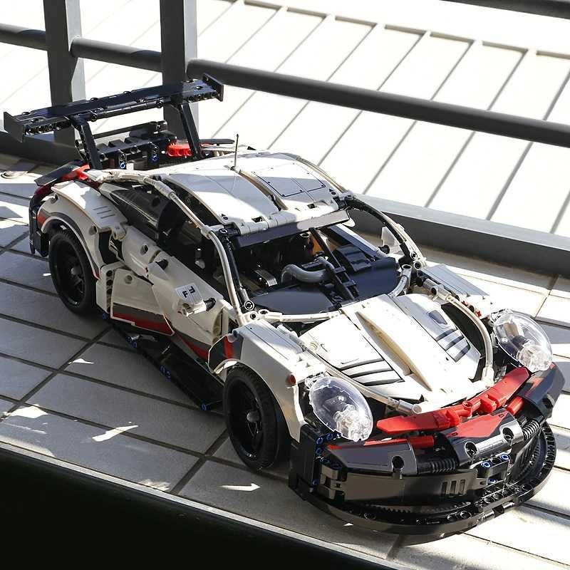 Конструктор Porsche 911 RSR. 1580 деталей. Сумісний з LEGO.