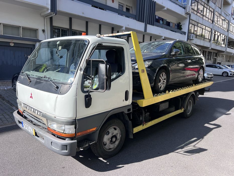 Servico de reboque e pronto socorro