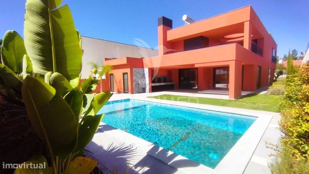 3 Suítes. Possibilidade de arrendamento...