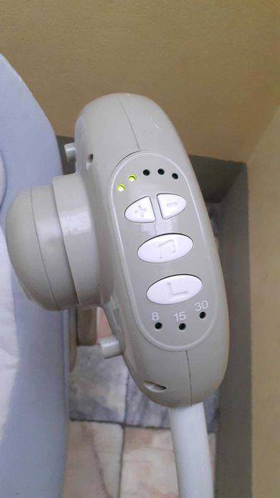 Espreguiçadeira com música e balanço automático chicco