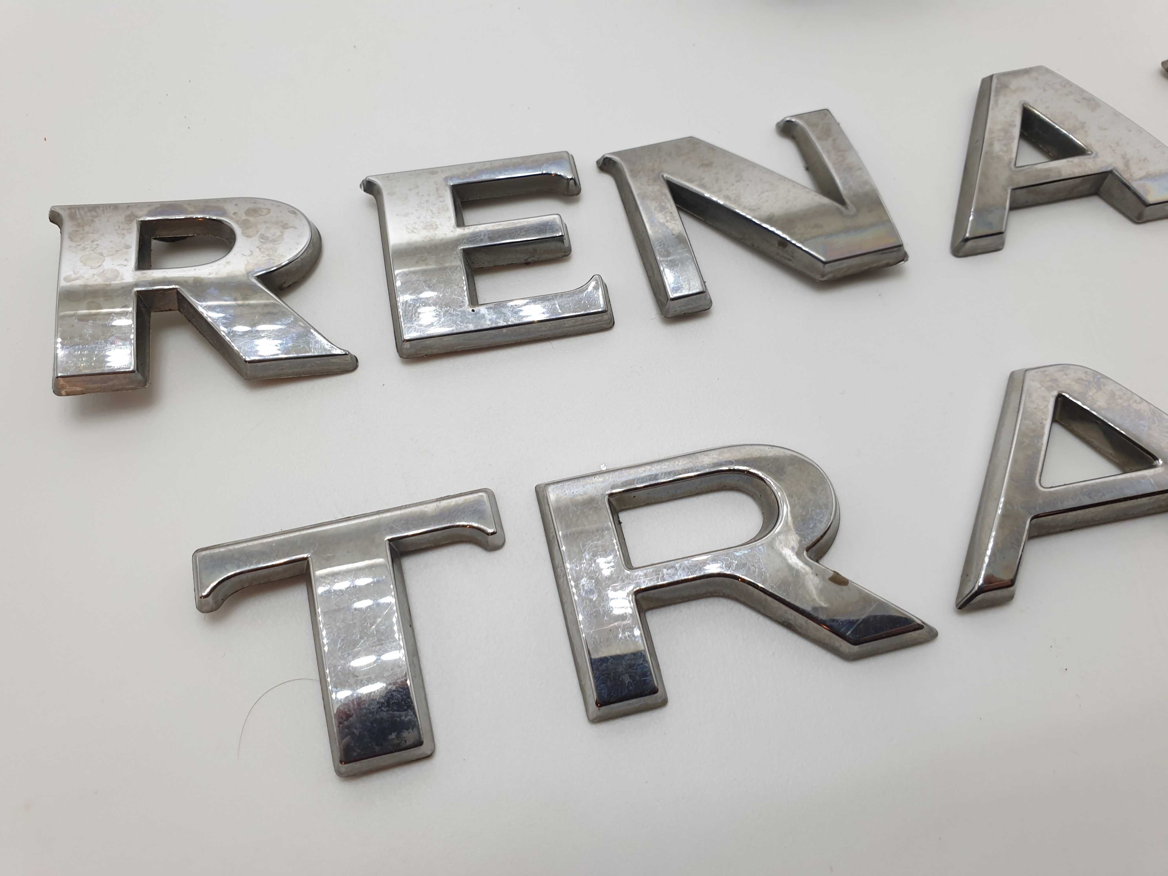Буквы на Renault trafic с логотипом
