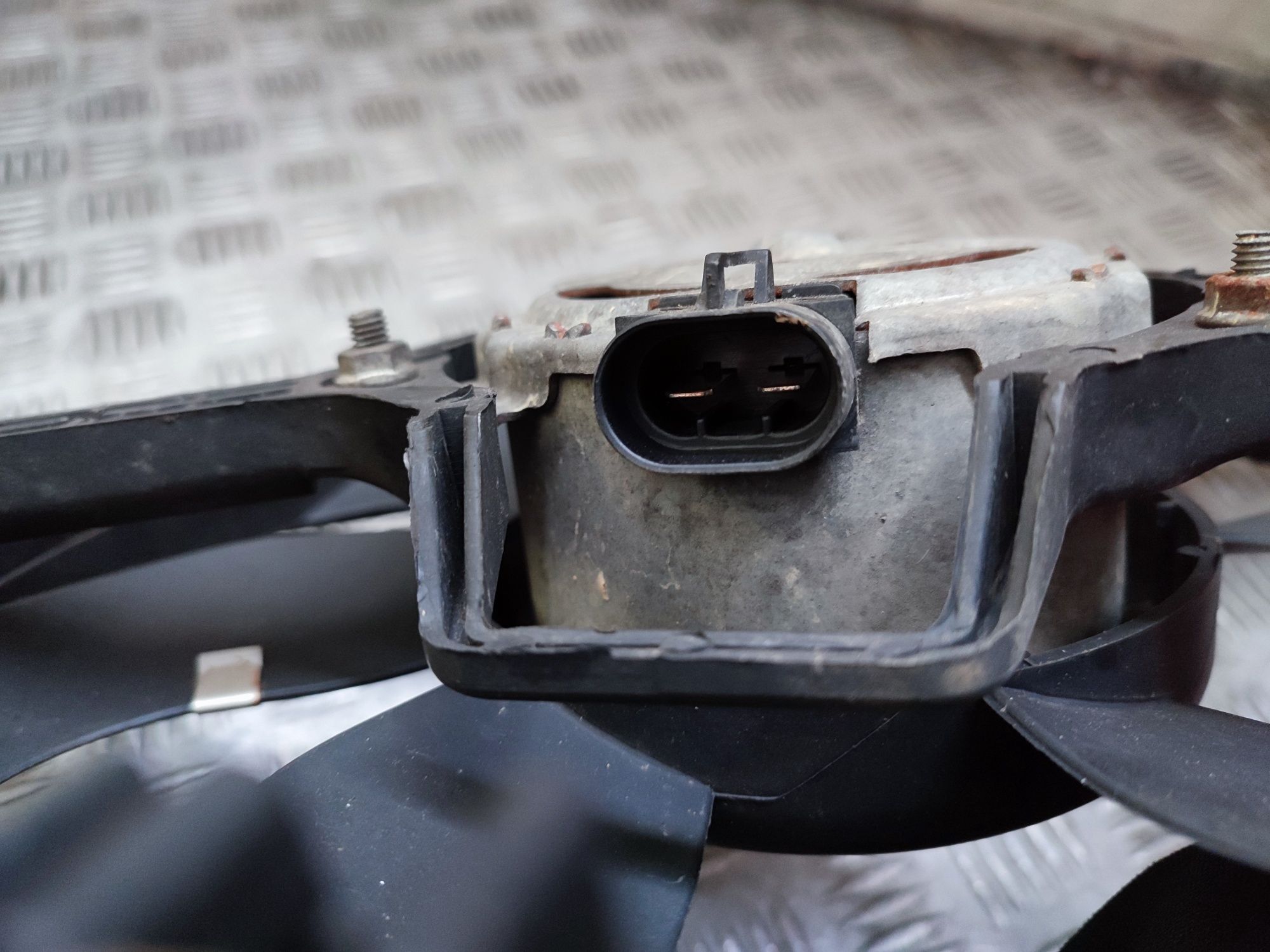 Fiat Punto II lift 1.2 8V wentylator chłodnicy