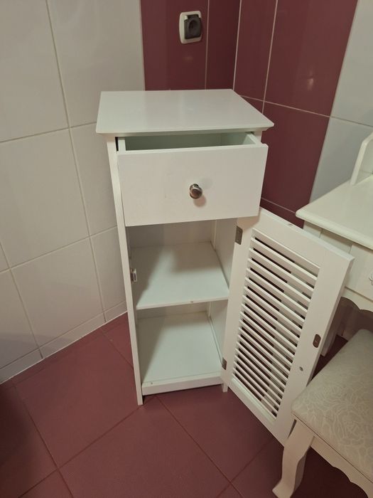 Toaletka z lustrem + taboret + szafka stojąca