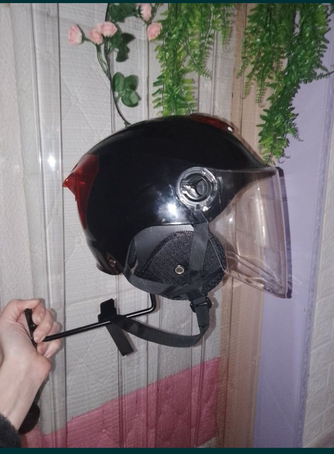 Новый держатель вешалка для шлема