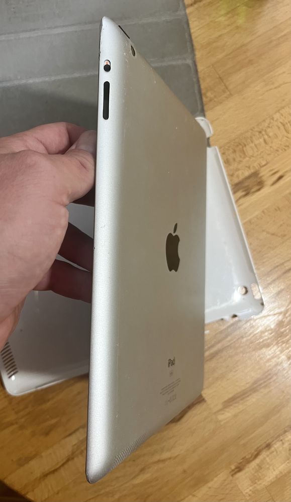 Apple iPad 3 Wi-Fi 32GB (MC706RS/A)