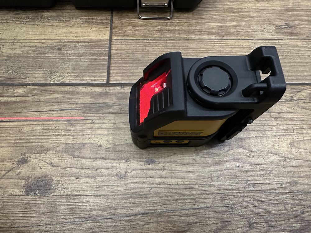Laser krzyżowy DeWalt DW088 - 2023r.