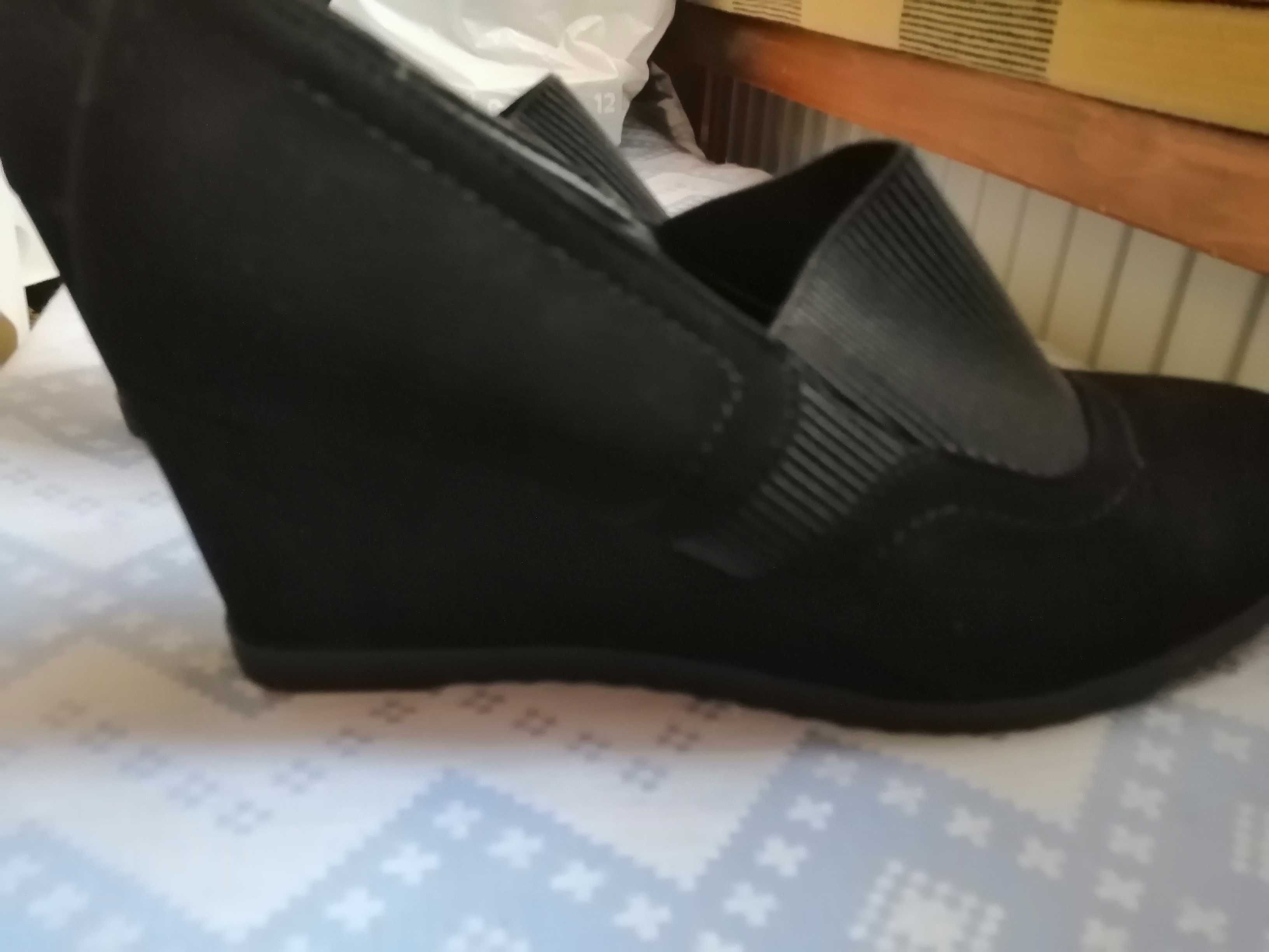 Buty zamszowe damskie