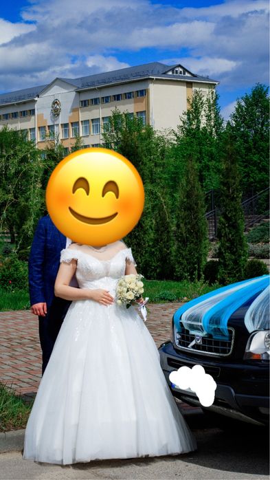 Продам весільню сукню