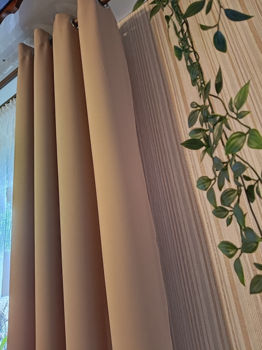 Zasłona na przelotkach beżowa