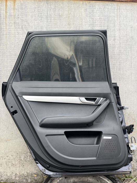 Двері Audi a6c6 універсал