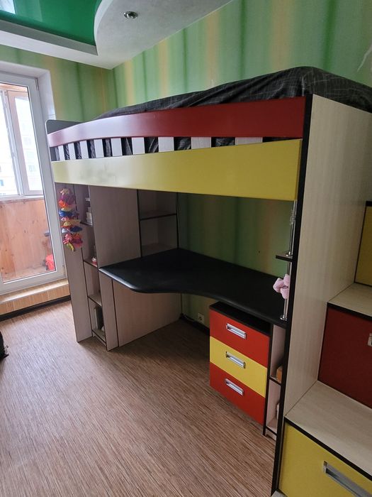 Продам меблі для дитячої кімнати.