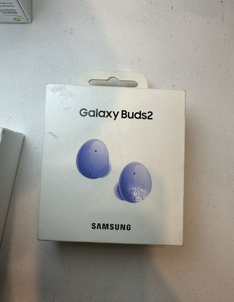 Продам наушники оригинал новые Samsung Galaxy Buds 2