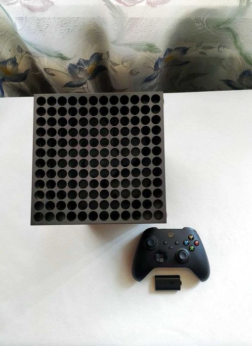 Продам XBOX series X 1ТВ