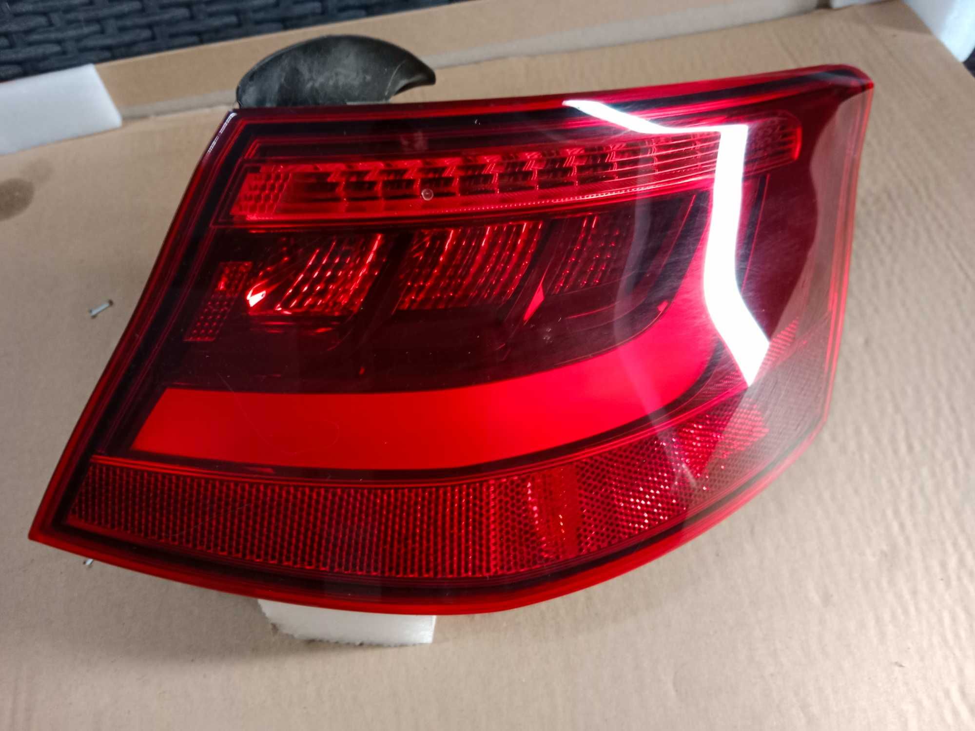 Lampa Prawa Tył tylna AUDI A3 8V 8V3.945.096B LED