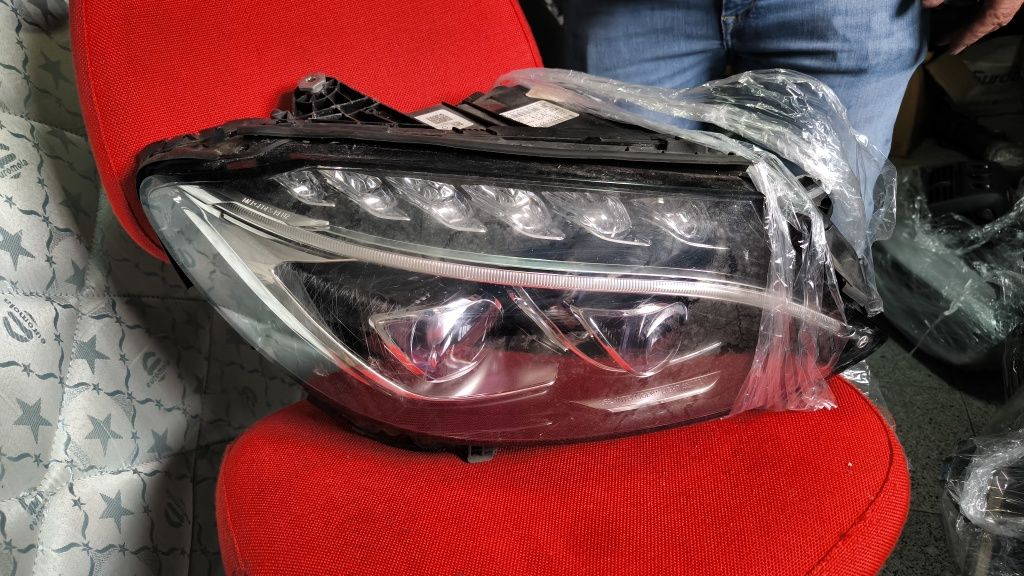 Conjunto de faróis  de Mercedes C 220 651 de  2016 Bixenon