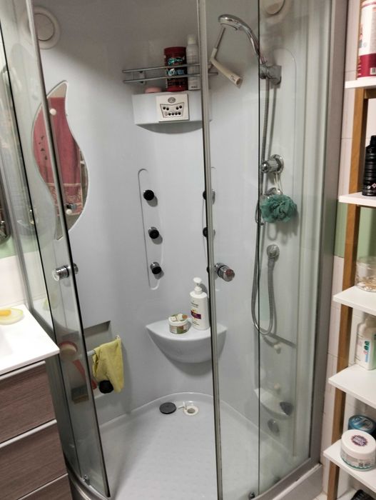 Cabine de duche  em bom estado