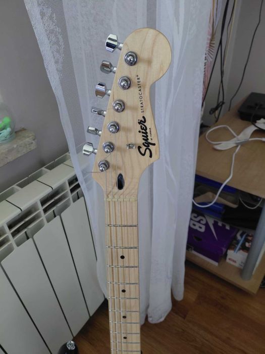 Gitara elektryczna Squier Sonic Strat + wzmacniacz