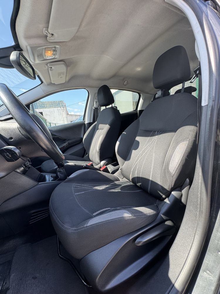 Peugeot 208 1.4 HDi