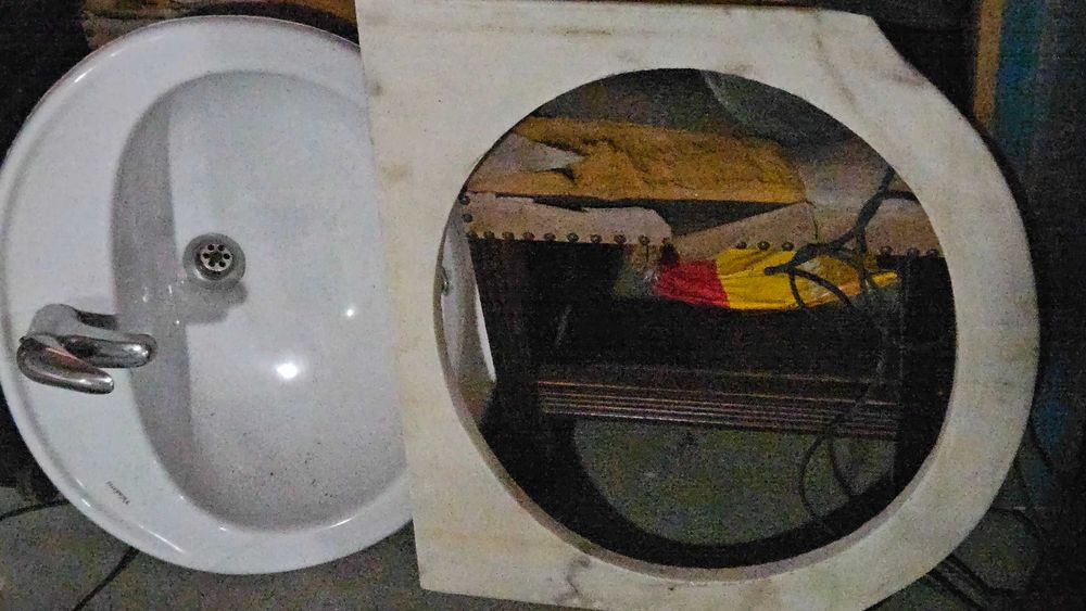 Lavatório Oval Cerâmica Branca + Torneira + Tampo Mármore p/ Lavatório